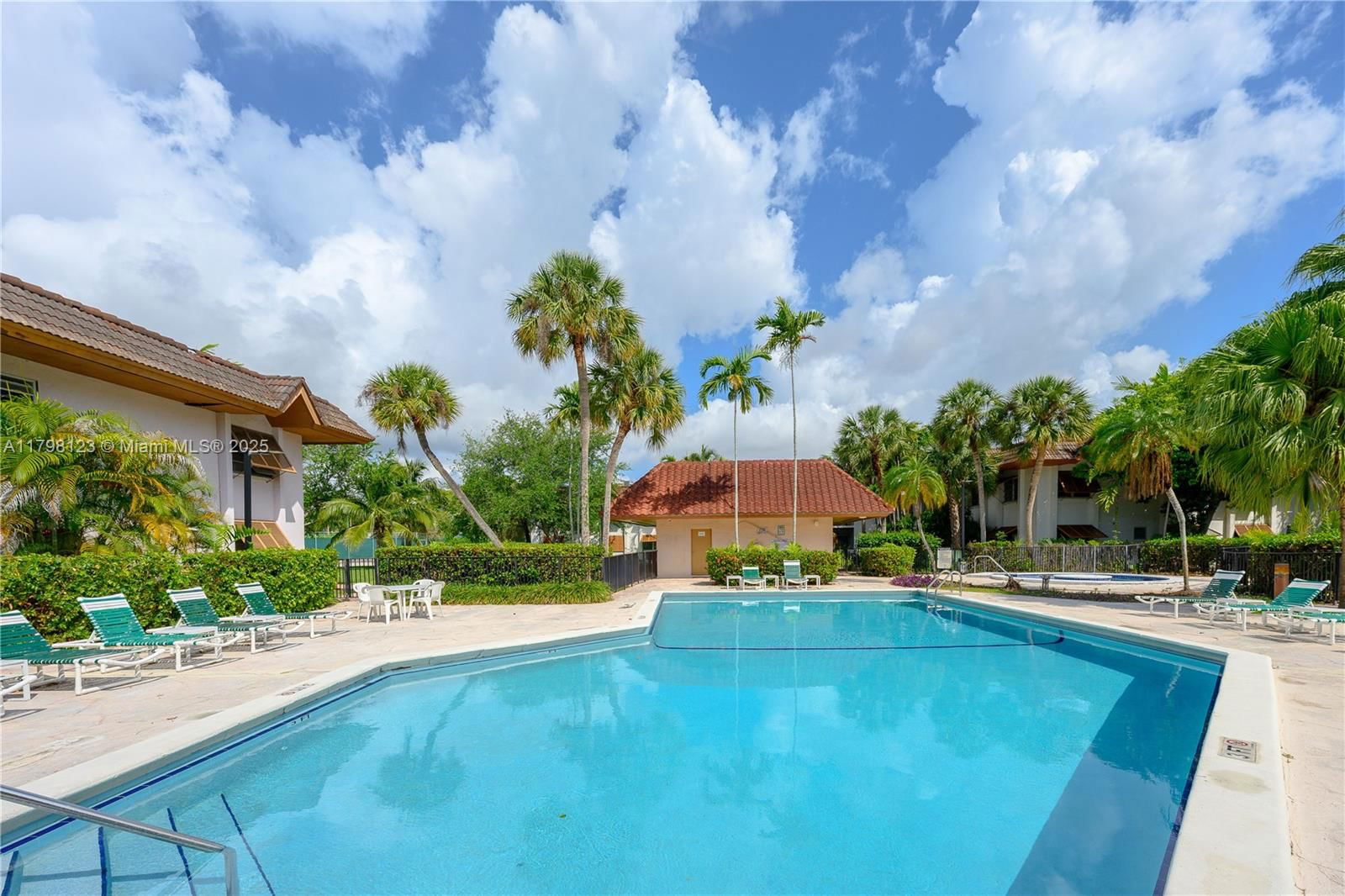 Real estate property located at 9456 77th Ave T6, Miami-dade, Kingston Square Condo, Miami, FL
