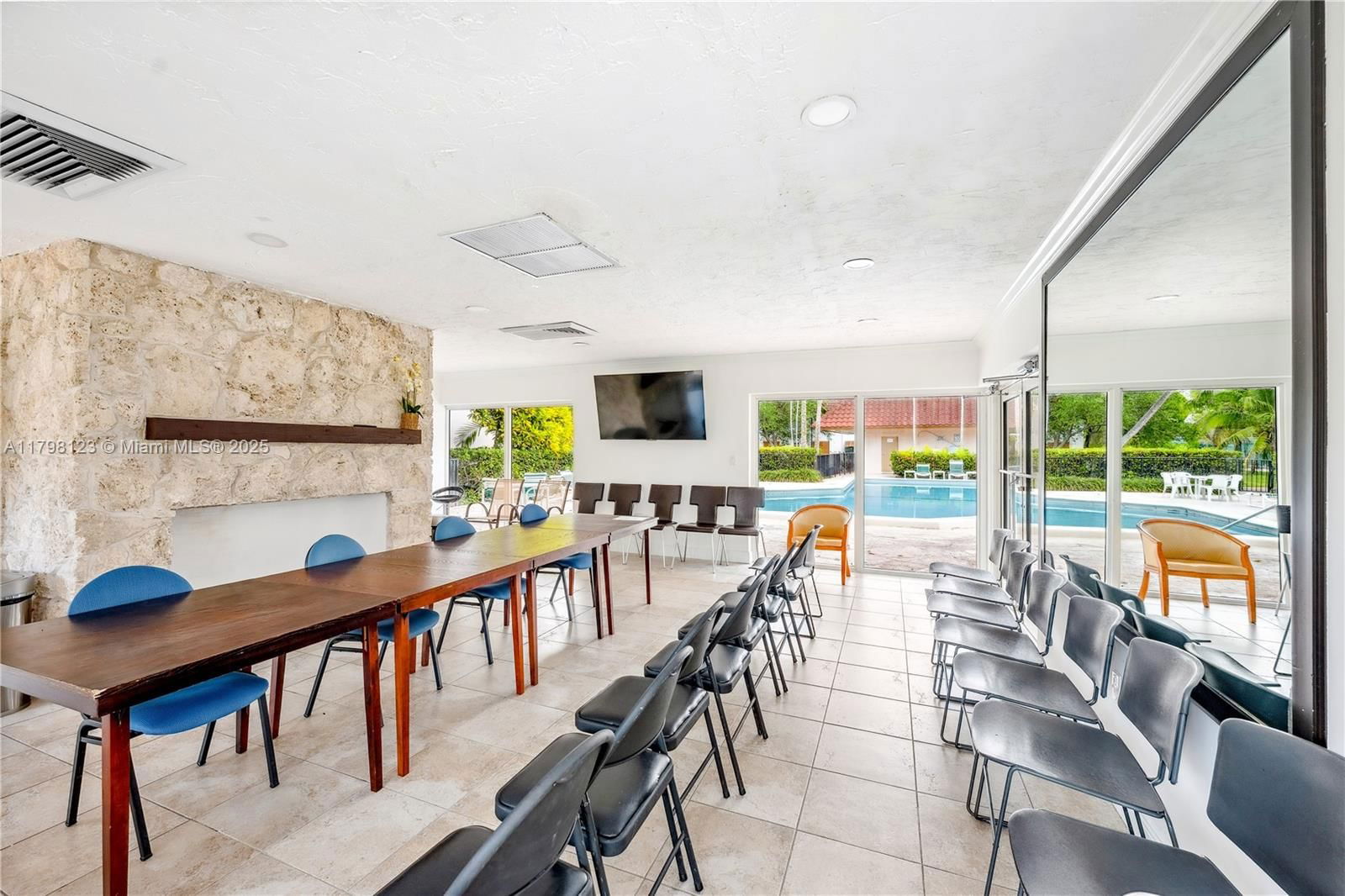 Real estate property located at 9456 77th Ave T6, Miami-dade, Kingston Square Condo, Miami, FL