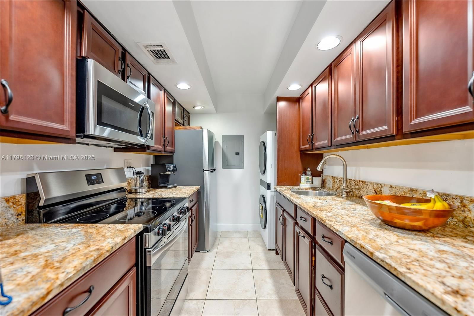 Real estate property located at 9456 77th Ave T6, Miami-dade, Kingston Square Condo, Miami, FL