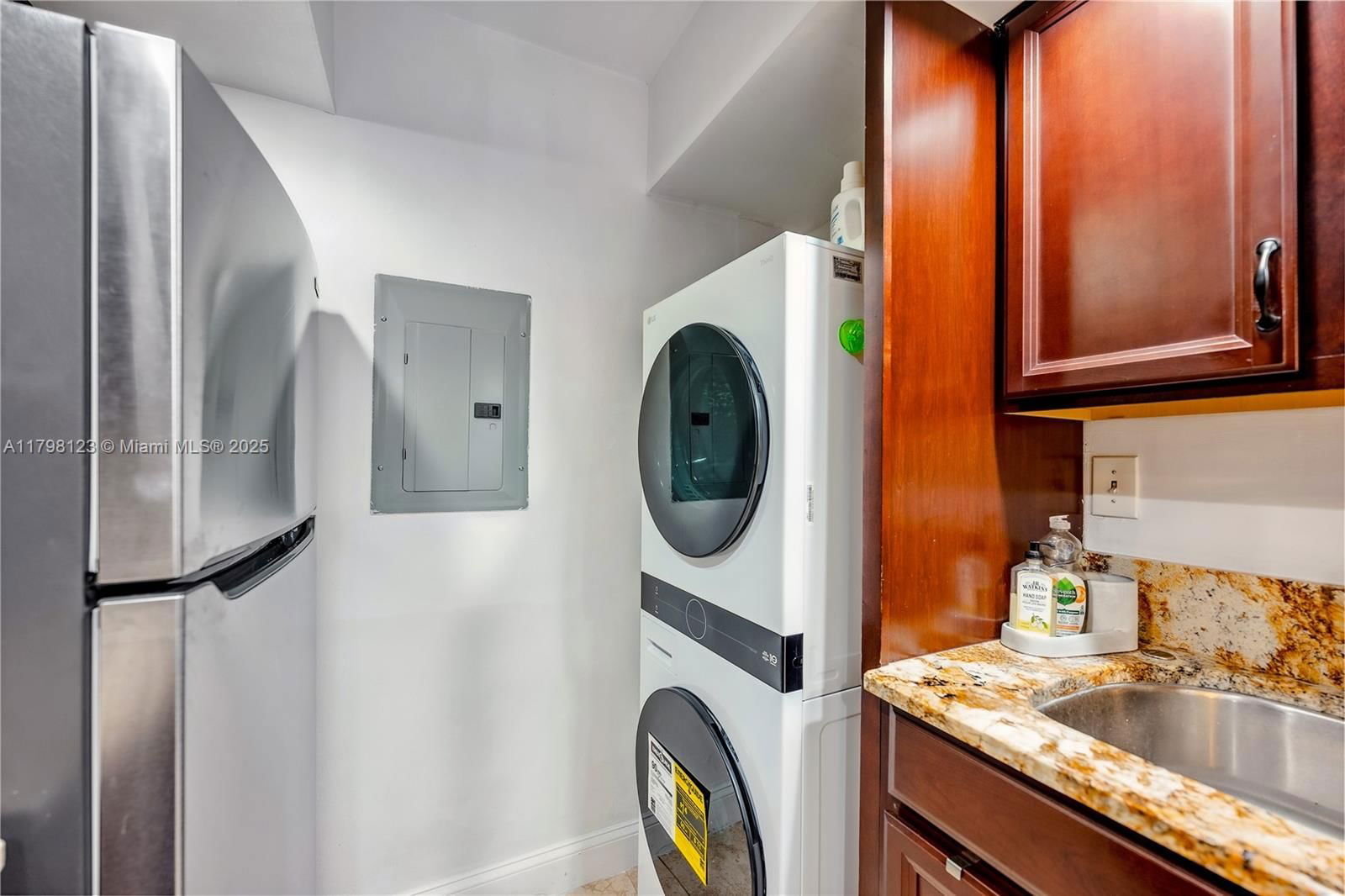 Real estate property located at 9456 77th Ave T6, Miami-dade, Kingston Square Condo, Miami, FL