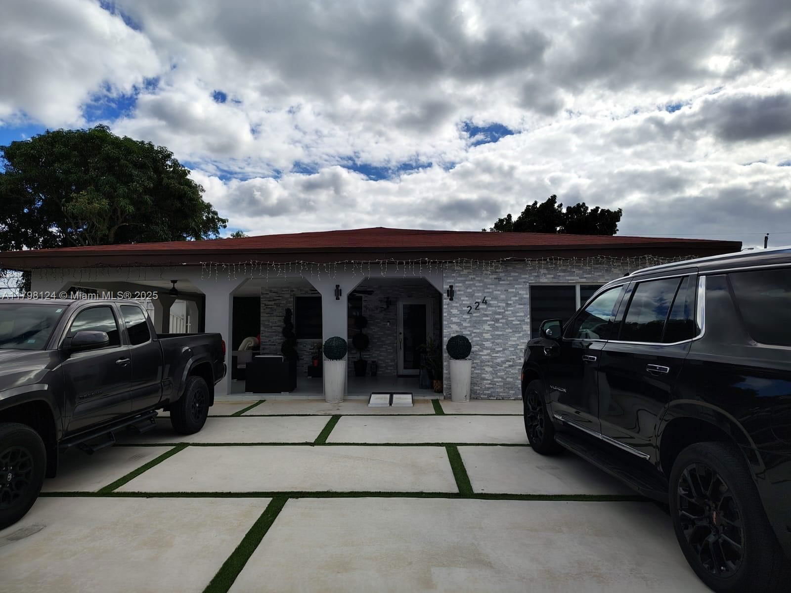 Real estate property located at 224 42nd St, Miami-dade, Churchill Downs Resub, Hialeah, FL