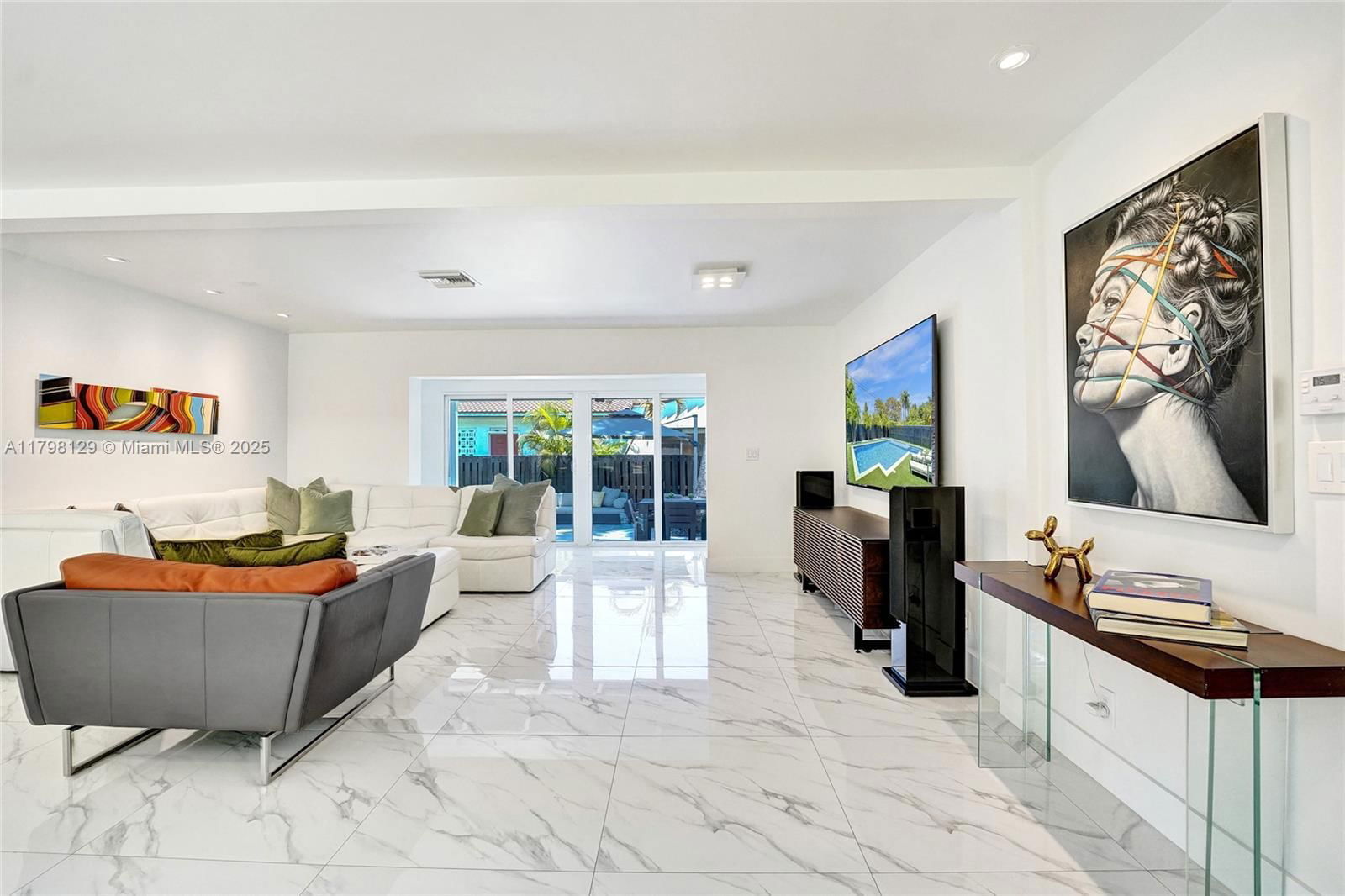 Real estate property located at 626 13th Ave, Broward, Hollywood Lakes Section, Hollywood, FL