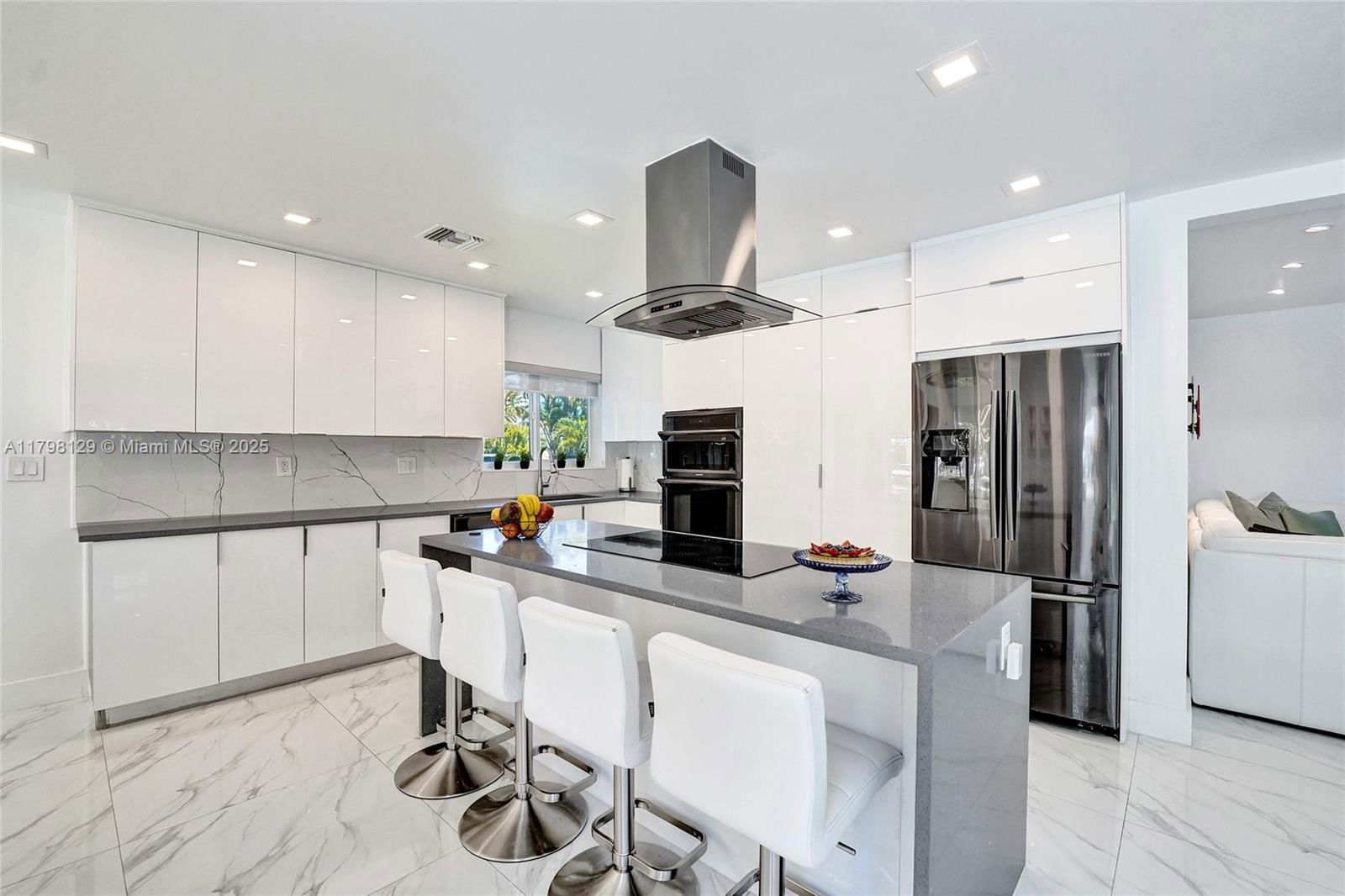 Real estate property located at 626 13th Ave, Broward, Hollywood Lakes Section, Hollywood, FL