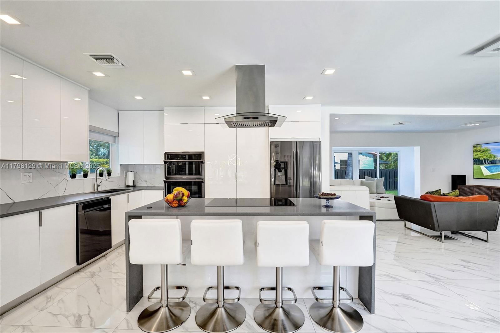 Real estate property located at 626 13th Ave, Broward, Hollywood Lakes Section, Hollywood, FL