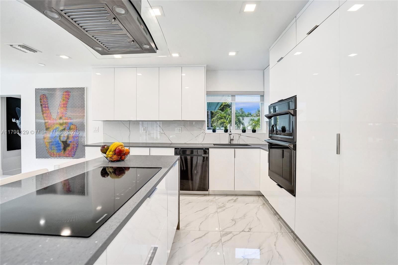Real estate property located at 626 13th Ave, Broward, Hollywood Lakes Section, Hollywood, FL