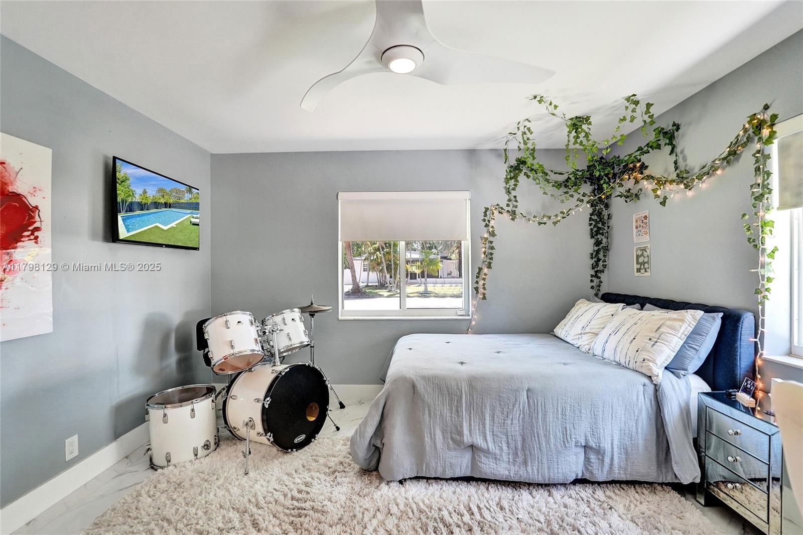 Real estate property located at 626 13th Ave, Broward, Hollywood Lakes Section, Hollywood, FL
