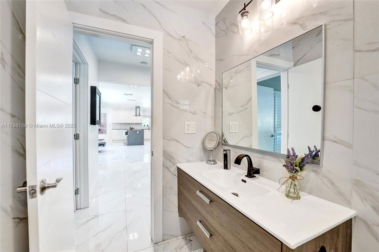 Real estate property located at 626 13th Ave, Broward, Hollywood Lakes Section, Hollywood, FL
