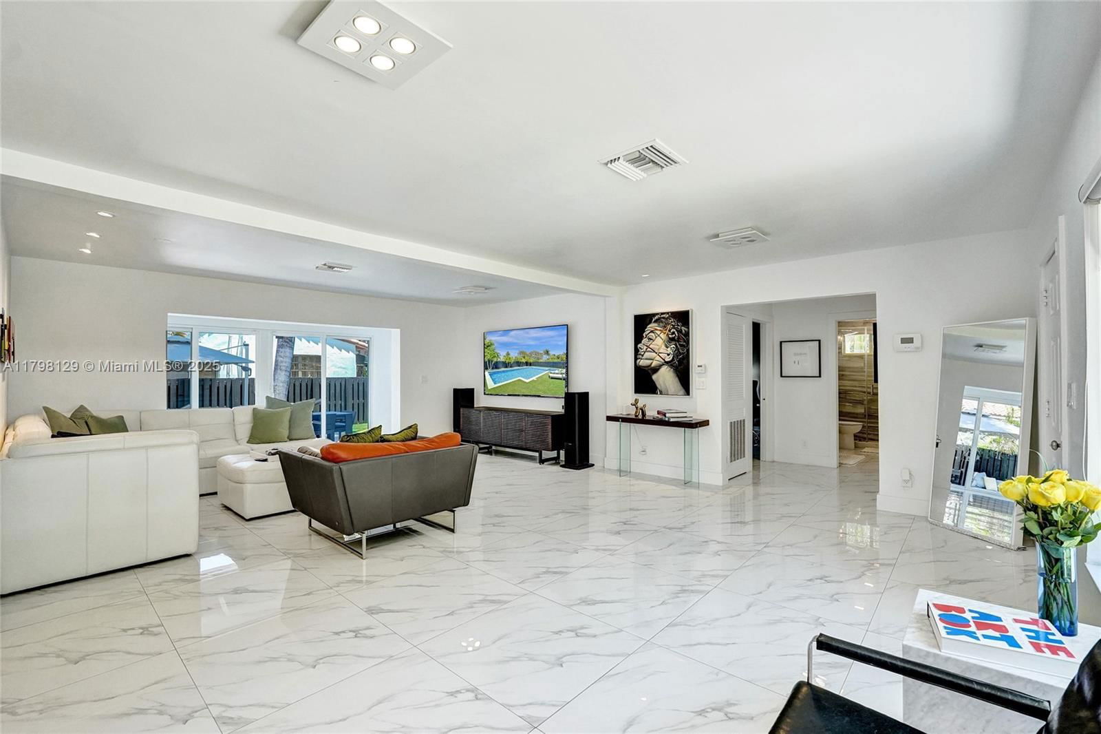 Real estate property located at 626 13th Ave, Broward, Hollywood Lakes Section, Hollywood, FL