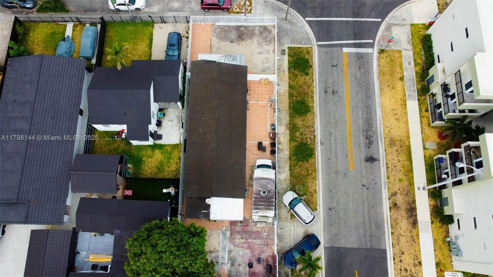 Real estate property located at 1995 1st Ave, Miami-dade, Hialeah 3rd Addn, Hialeah, FL