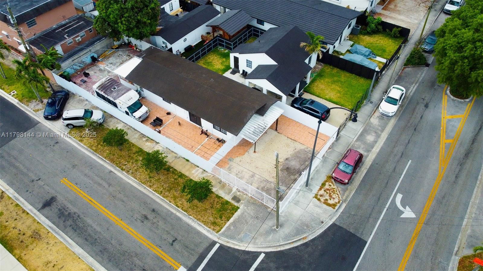 Real estate property located at 1995 1st Ave, Miami-dade, Hialeah 3rd Addn, Hialeah, FL