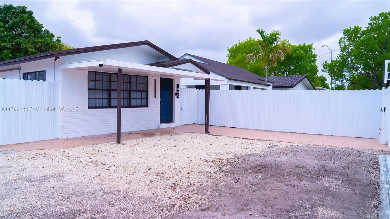 Real estate property located at 1995 1st Ave, Miami-dade, Hialeah 3rd Addn, Hialeah, FL