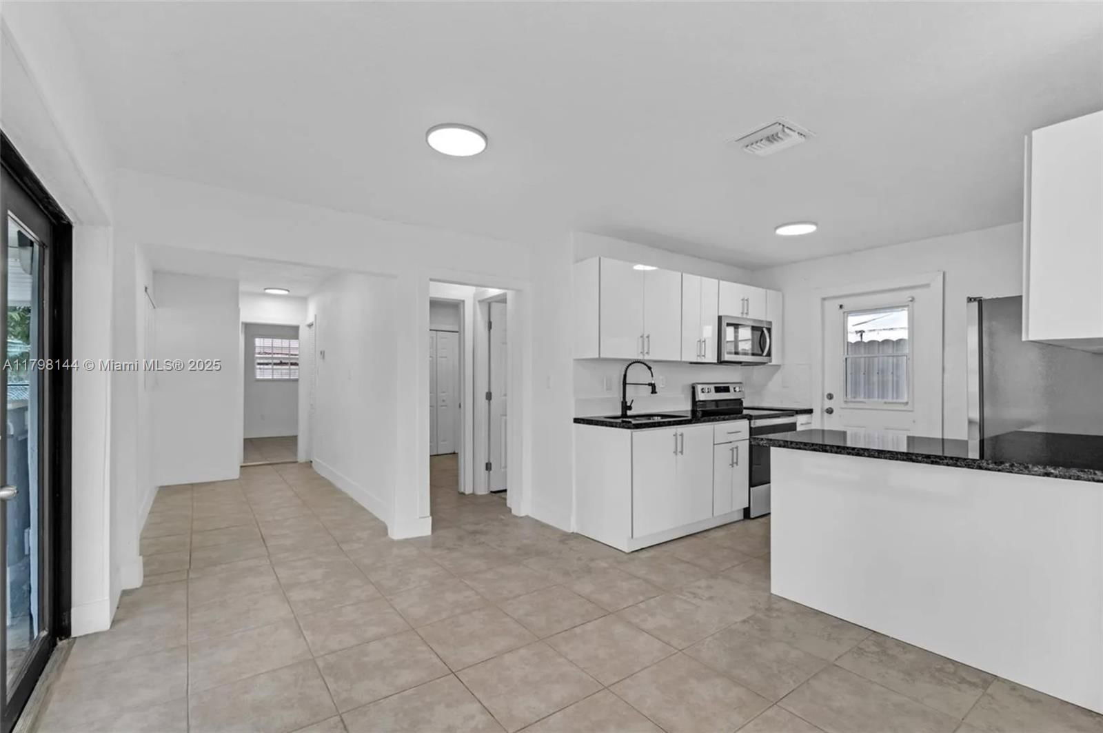 Real estate property located at 1995 1st Ave, Miami-dade, Hialeah 3rd Addn, Hialeah, FL