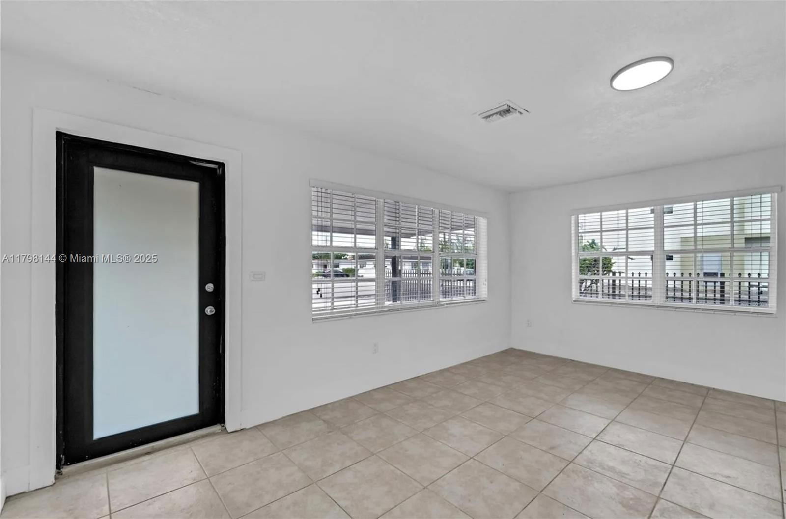 Real estate property located at 1995 1st Ave, Miami-dade, Hialeah 3rd Addn, Hialeah, FL