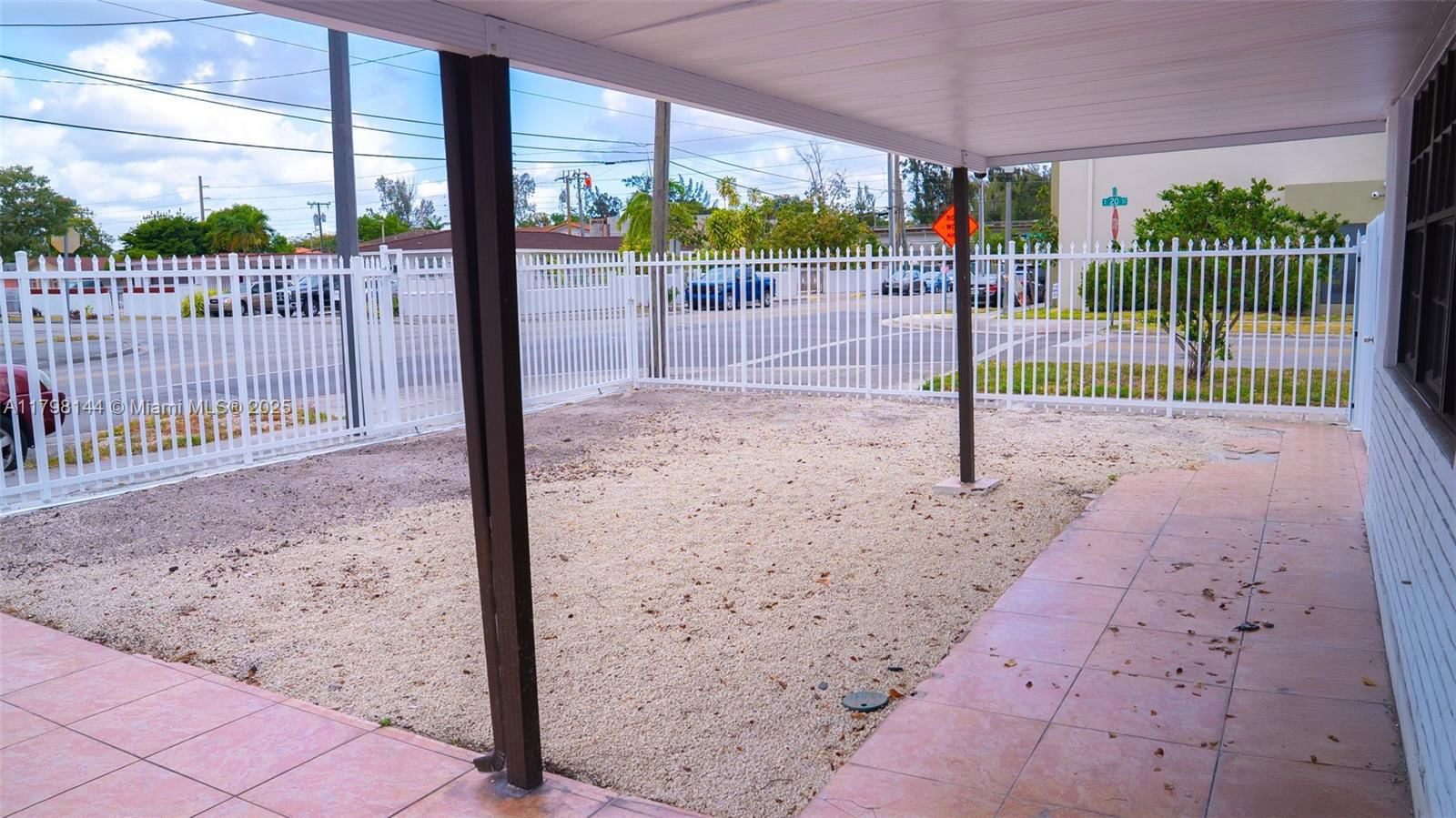 Real estate property located at 1995 1st Ave, Miami-dade, Hialeah 3rd Addn, Hialeah, FL