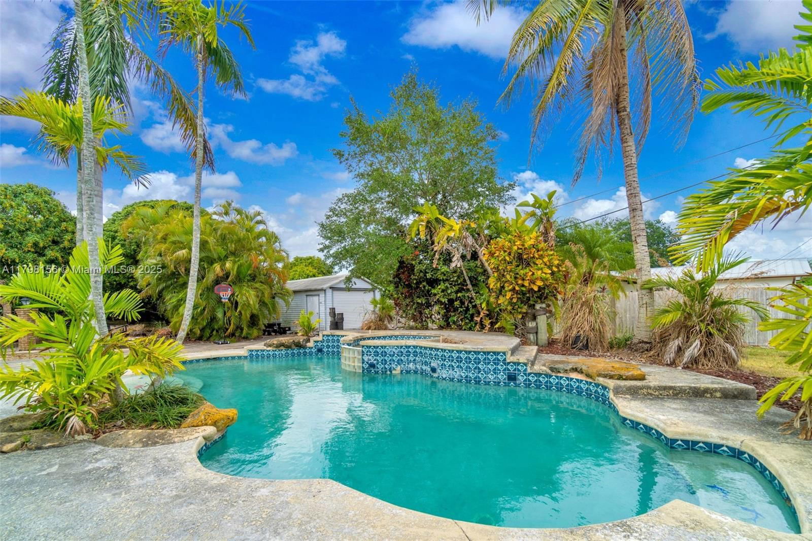 Real estate property located at 27531 167th Ave, Miami-dade, Fleetwood Manor, Homestead, FL