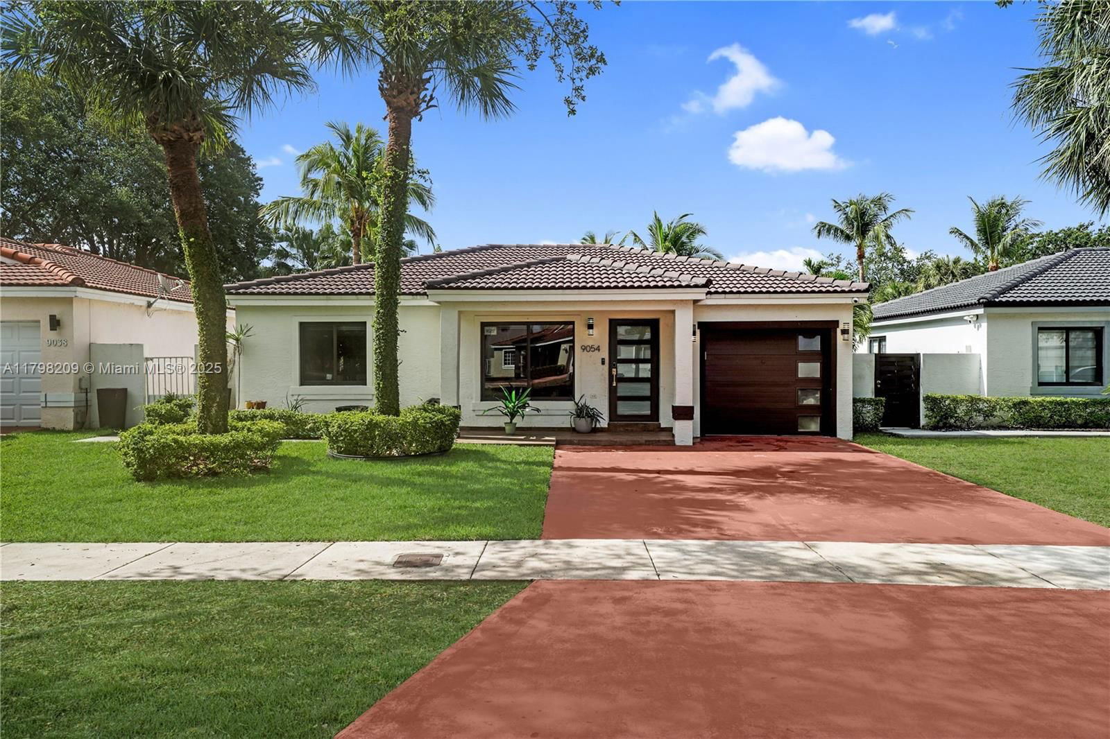 Real estate property located at 9054 193rd Ter, Miami-dade, Lakes On The Green North, Hialeah, FL