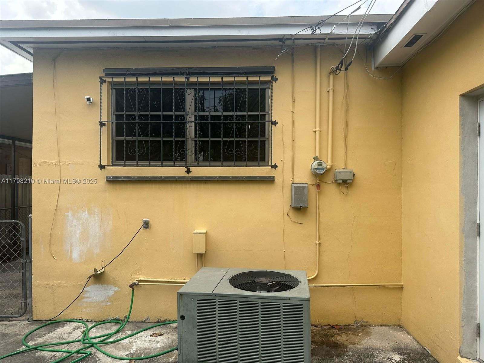 Real estate property located at 4465 8th Ln, Miami-dade, Ingleside Park, Hialeah, FL