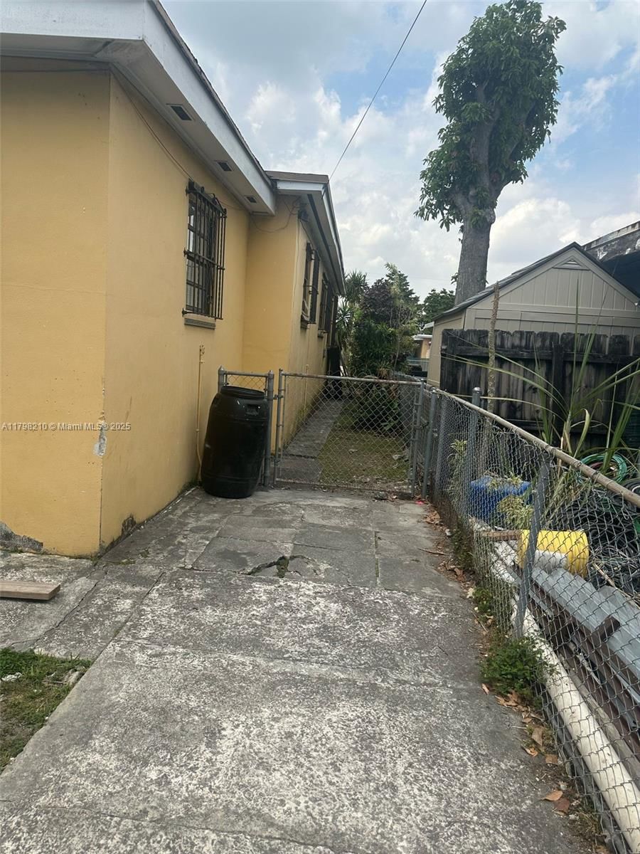 Real estate property located at 4465 8th Ln, Miami-dade, Ingleside Park, Hialeah, FL