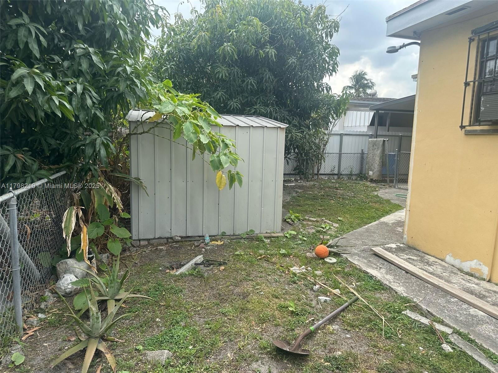 Real estate property located at 4465 8th Ln, Miami-dade, Ingleside Park, Hialeah, FL