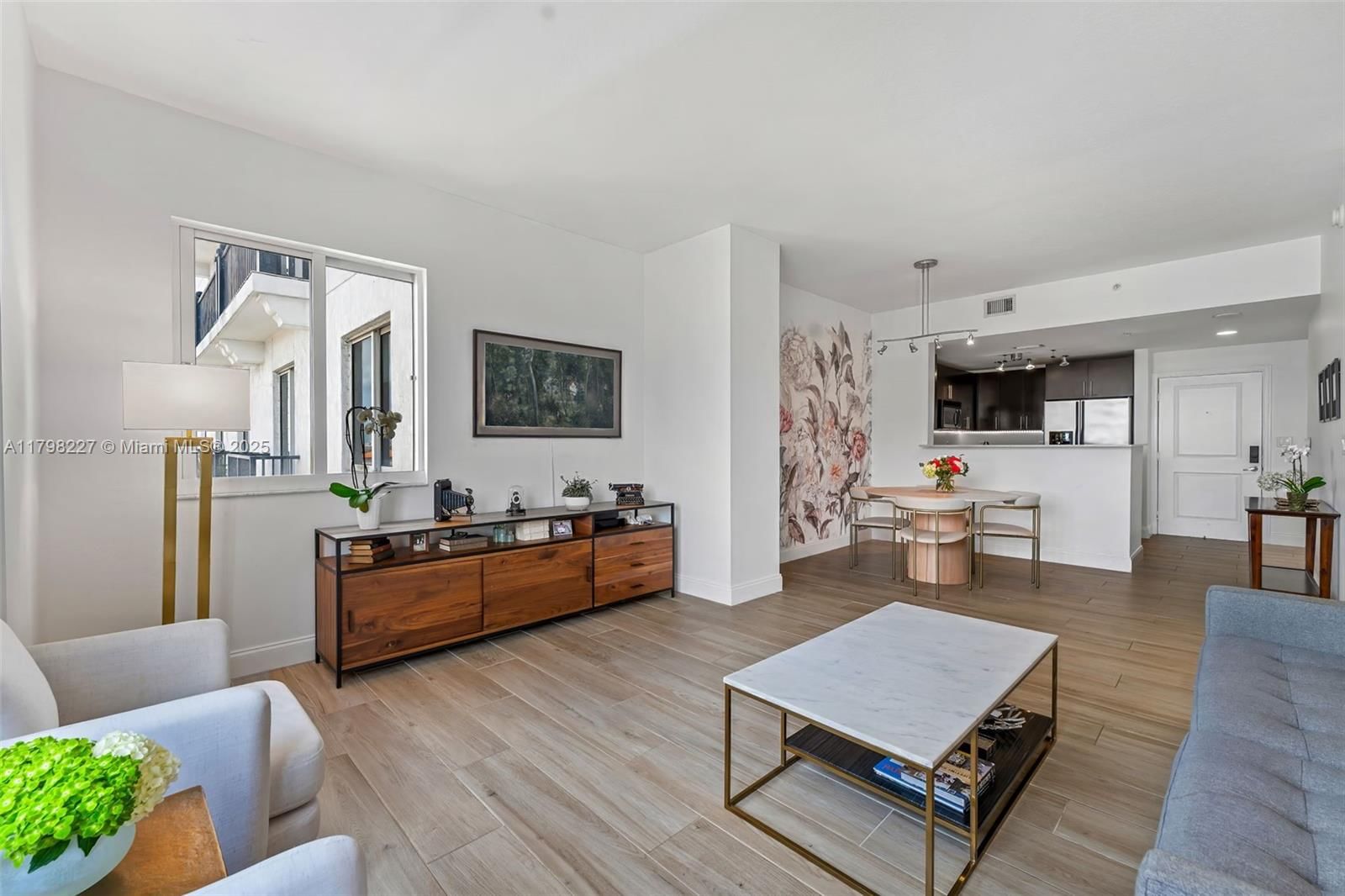 Real estate property located at 10 Aragon Ave #1107, Miami-dade, Ten Aragon Condo, Coral Gables, FL