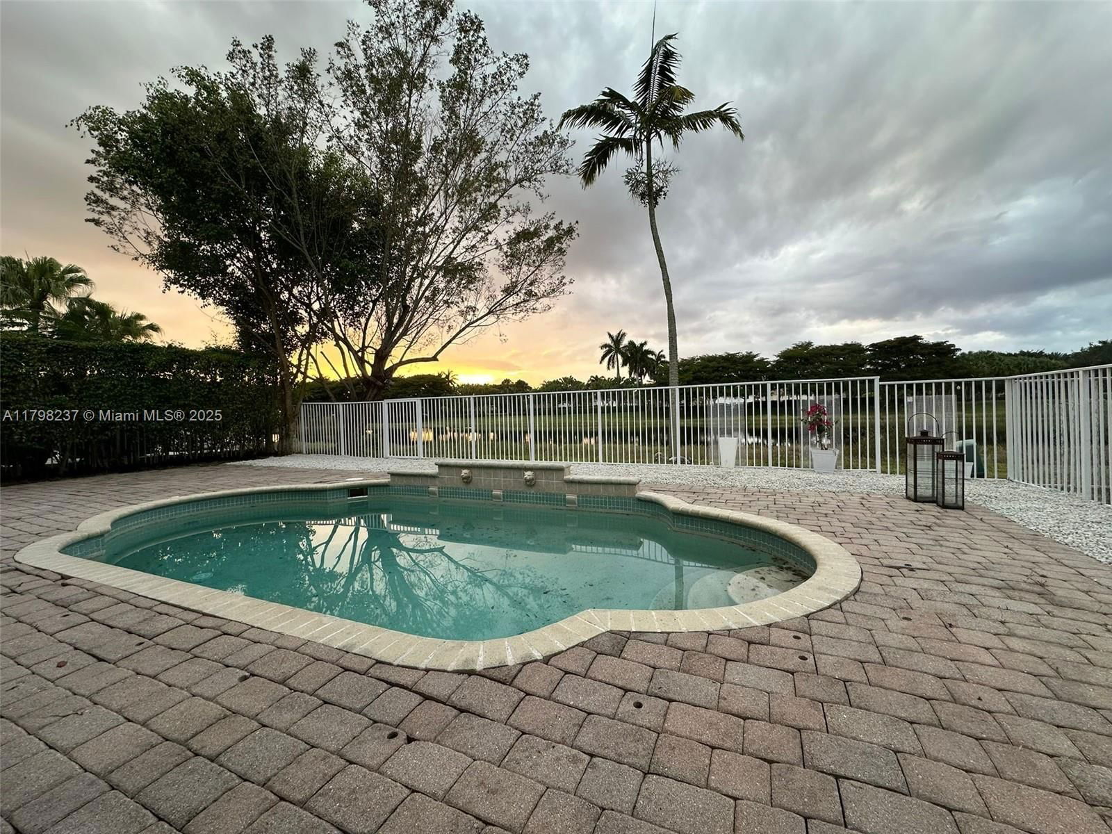 Real estate property located at 1048 Sunflower Cir, Broward, Sector 2-parcels 12 13 14, Weston, FL