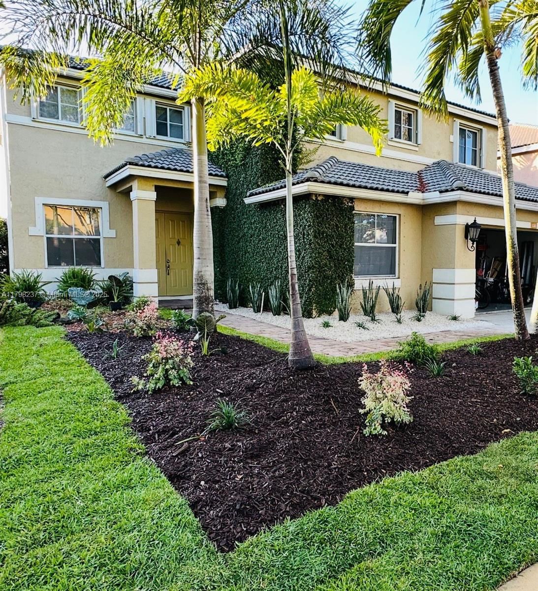 Real estate property located at 1048 Sunflower Cir, Broward, Sector 2-parcels 12 13 14, Weston, FL