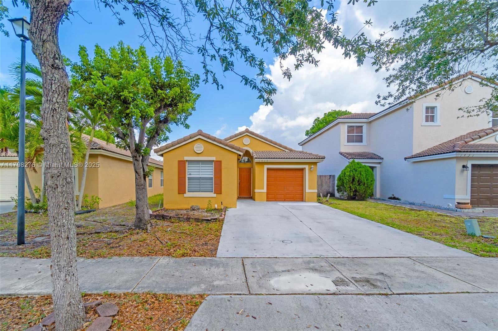 Real estate property located at 1917 14th Ct, Miami-dade, Shores At Keys Gate, Homestead, FL