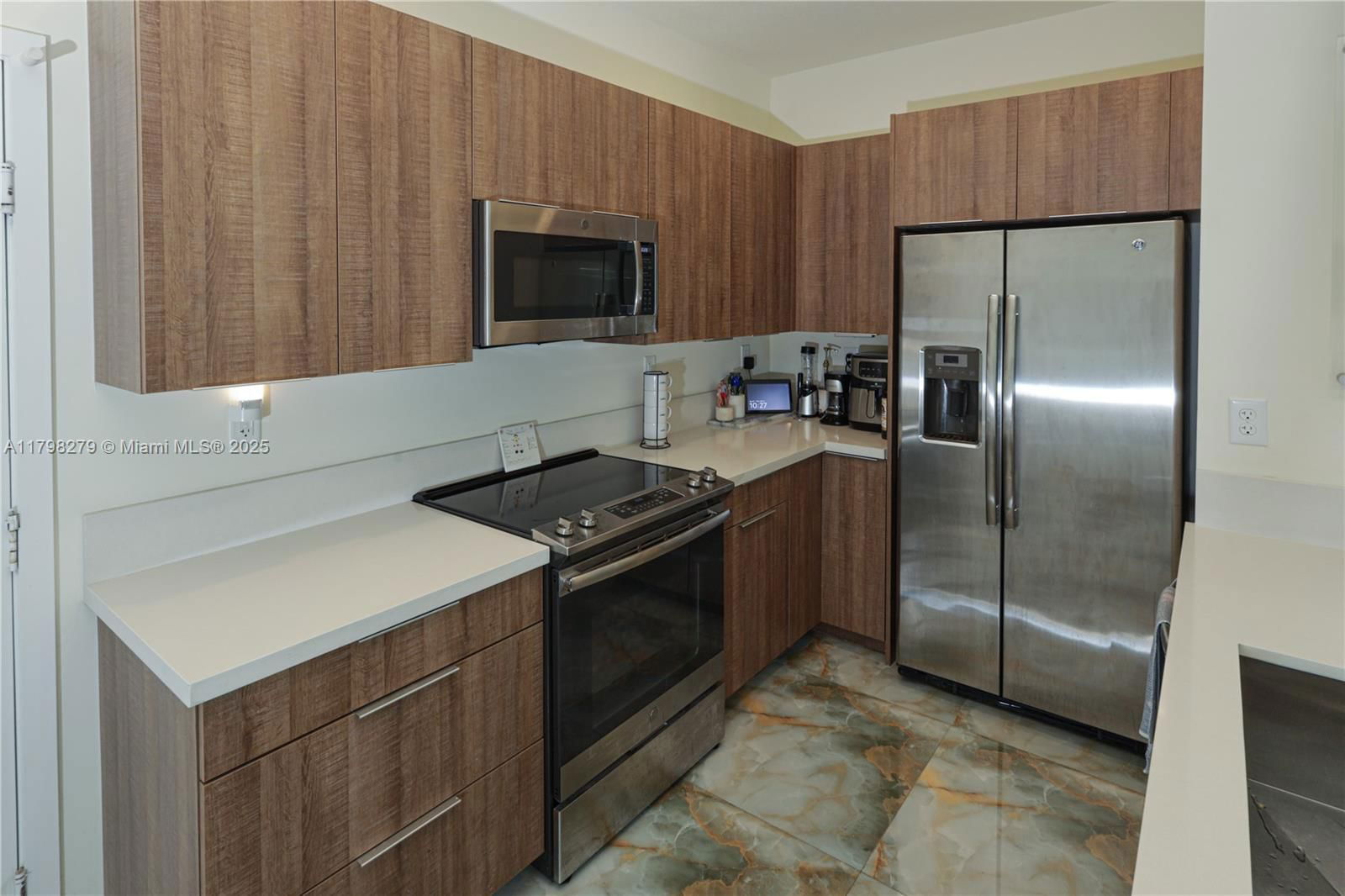 Real estate property located at 4962 83rd Path #4962, Miami-dade, Downtown Doral South Phas, Doral, FL