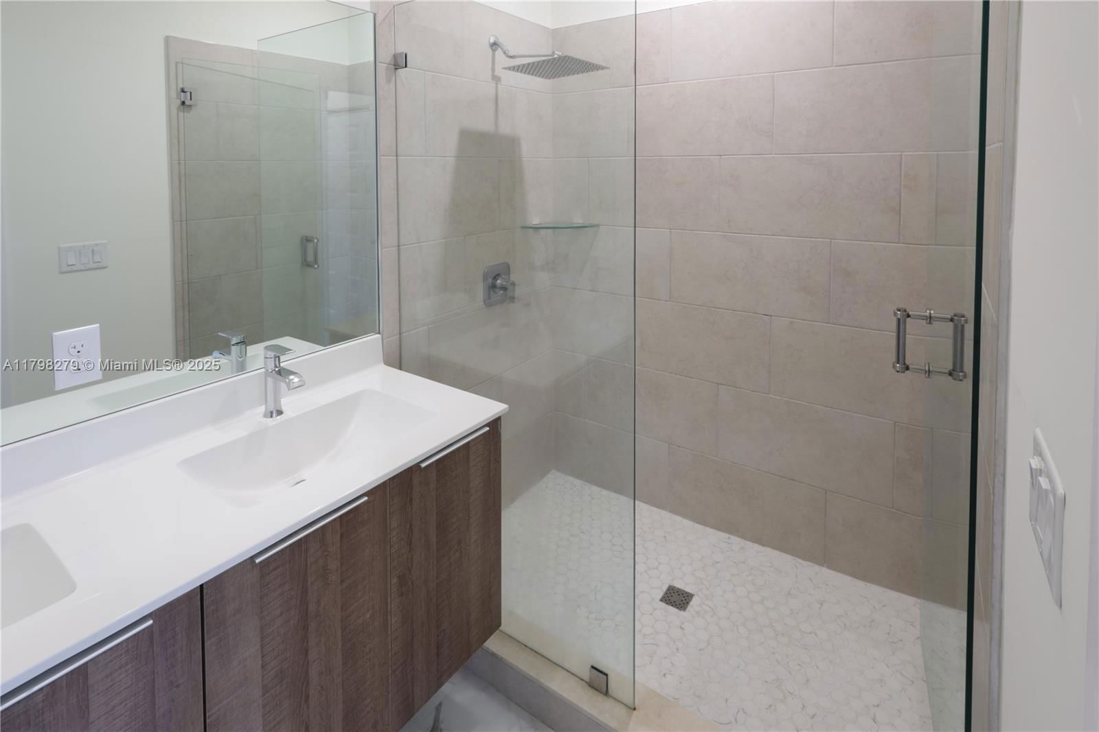 Real estate property located at 4962 83rd Path #4962, Miami-dade, Downtown Doral South Phas, Doral, FL