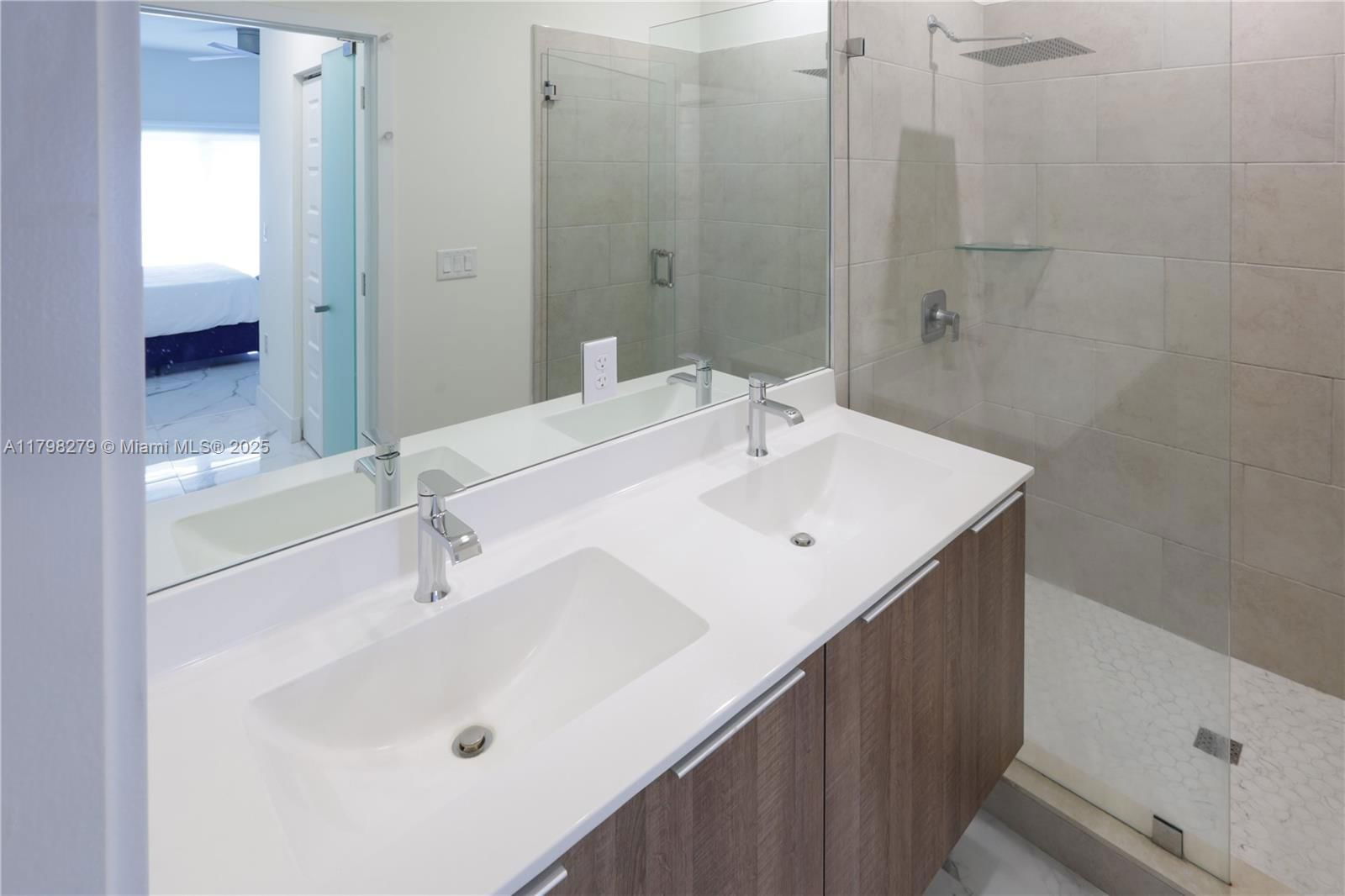 Real estate property located at 4962 83rd Path #4962, Miami-dade, Downtown Doral South Phas, Doral, FL