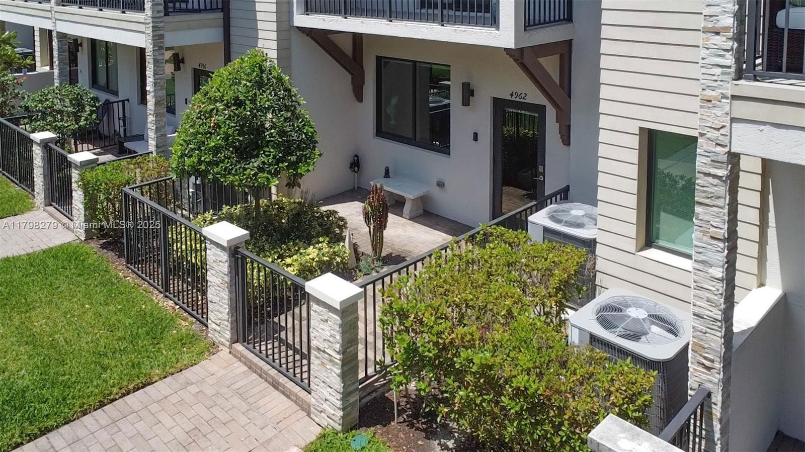 Real estate property located at 4962 83rd Path #4962, Miami-dade, Downtown Doral South Phas, Doral, FL