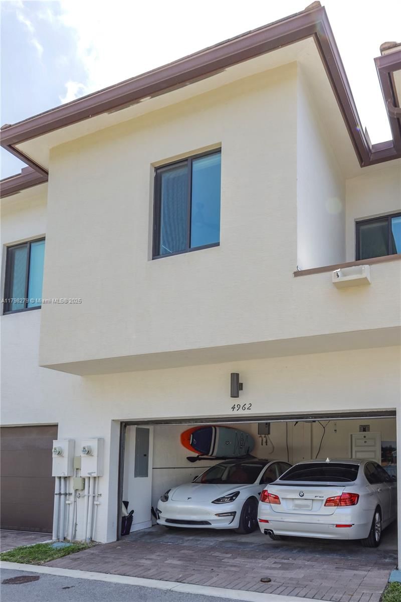 Real estate property located at 4962 83rd Path #4962, Miami-dade, Downtown Doral South Phas, Doral, FL