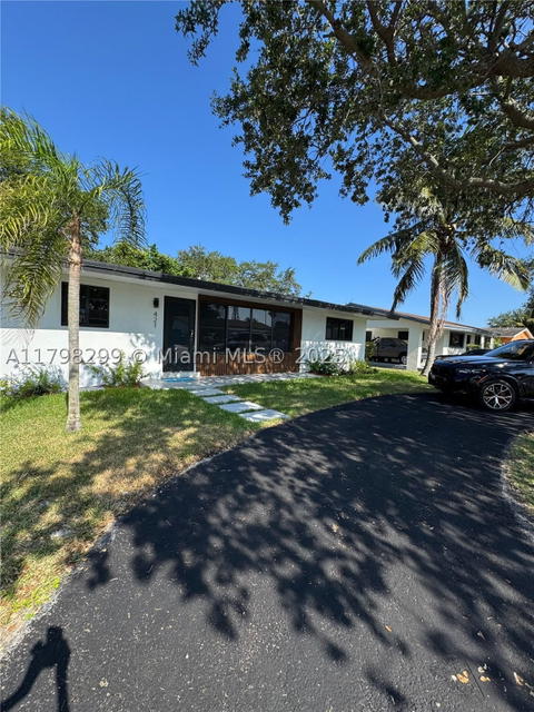 Real estate property located at 421 11th Ave, Broward, Oak Acres, Hallandale Beach, FL