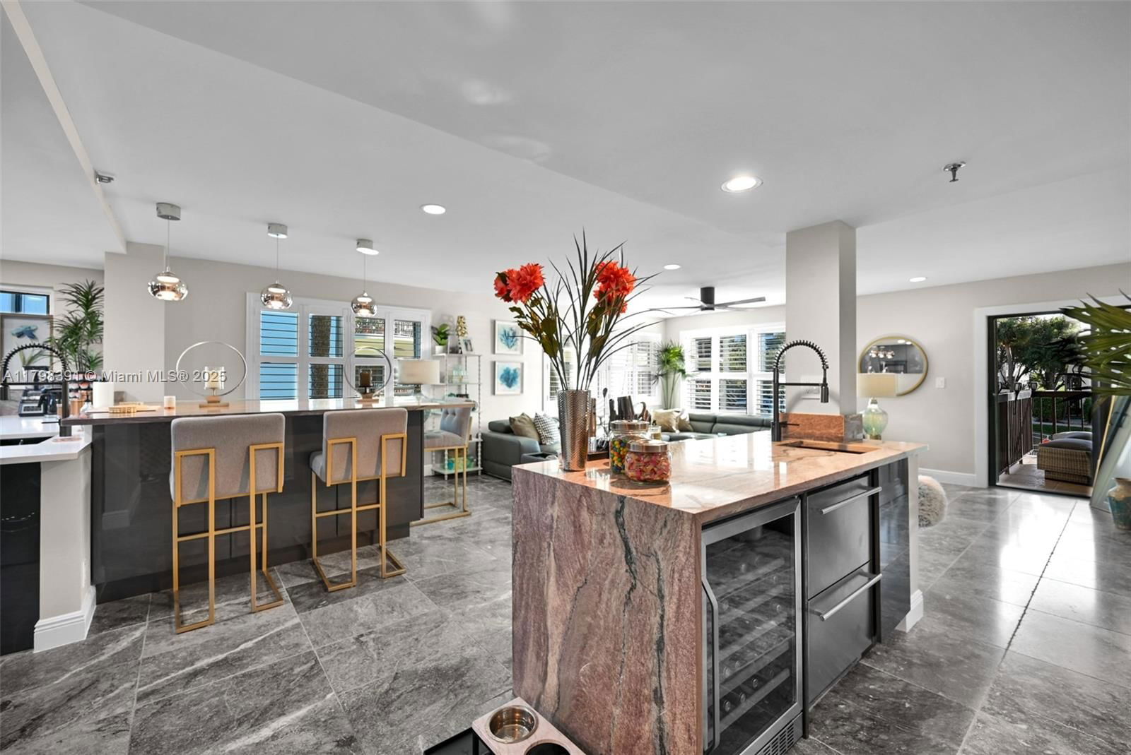 Real estate property located at 372 Golfview Rd #201, Palm Beach, Everglades Of North Palm, North Palm Beach, FL