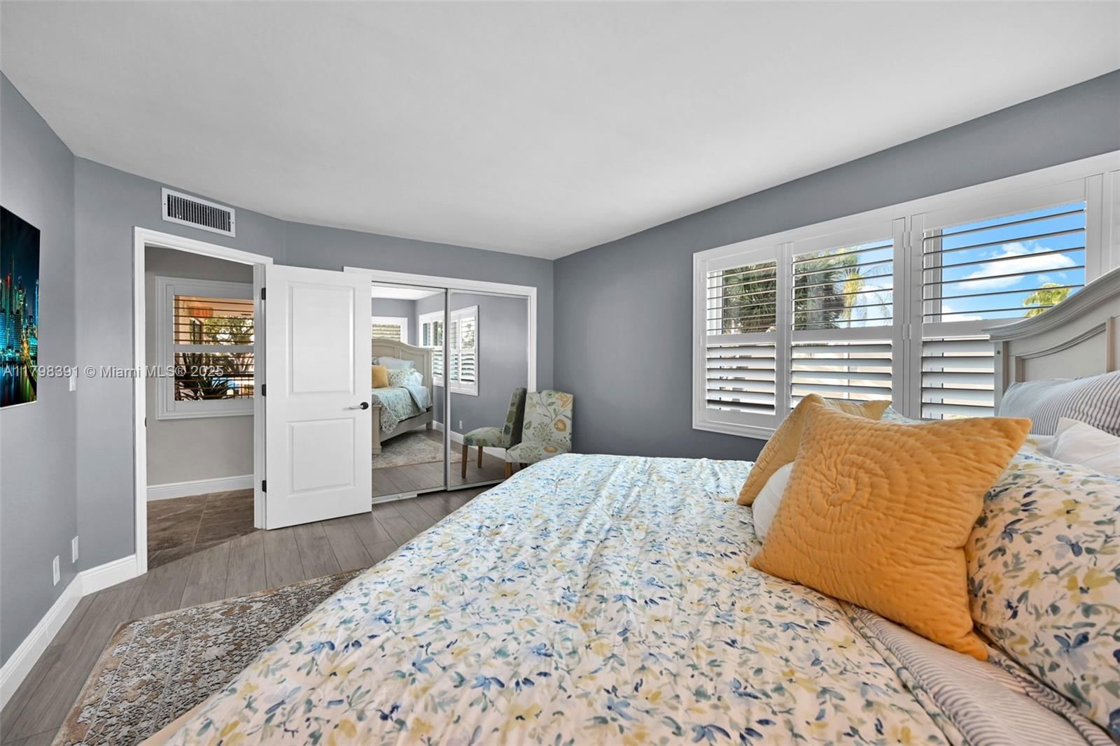 Real estate property located at 372 Golfview Rd #201, Palm Beach, Everglades Of North Palm, North Palm Beach, FL