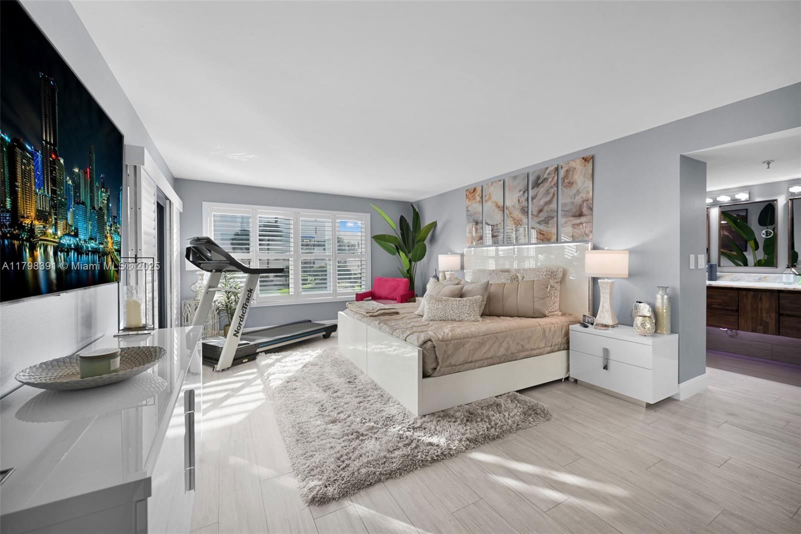 Real estate property located at 372 Golfview Rd #201, Palm Beach, Everglades Of North Palm, North Palm Beach, FL