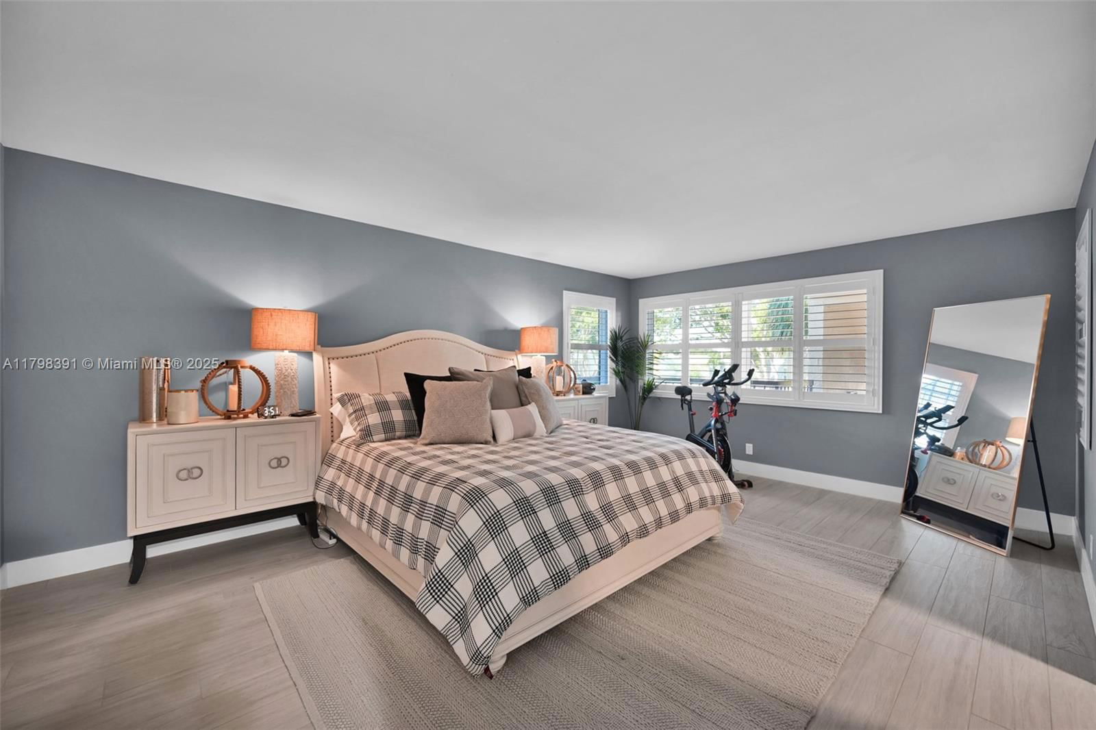 Real estate property located at 372 Golfview Rd #201, Palm Beach, Everglades Of North Palm, North Palm Beach, FL