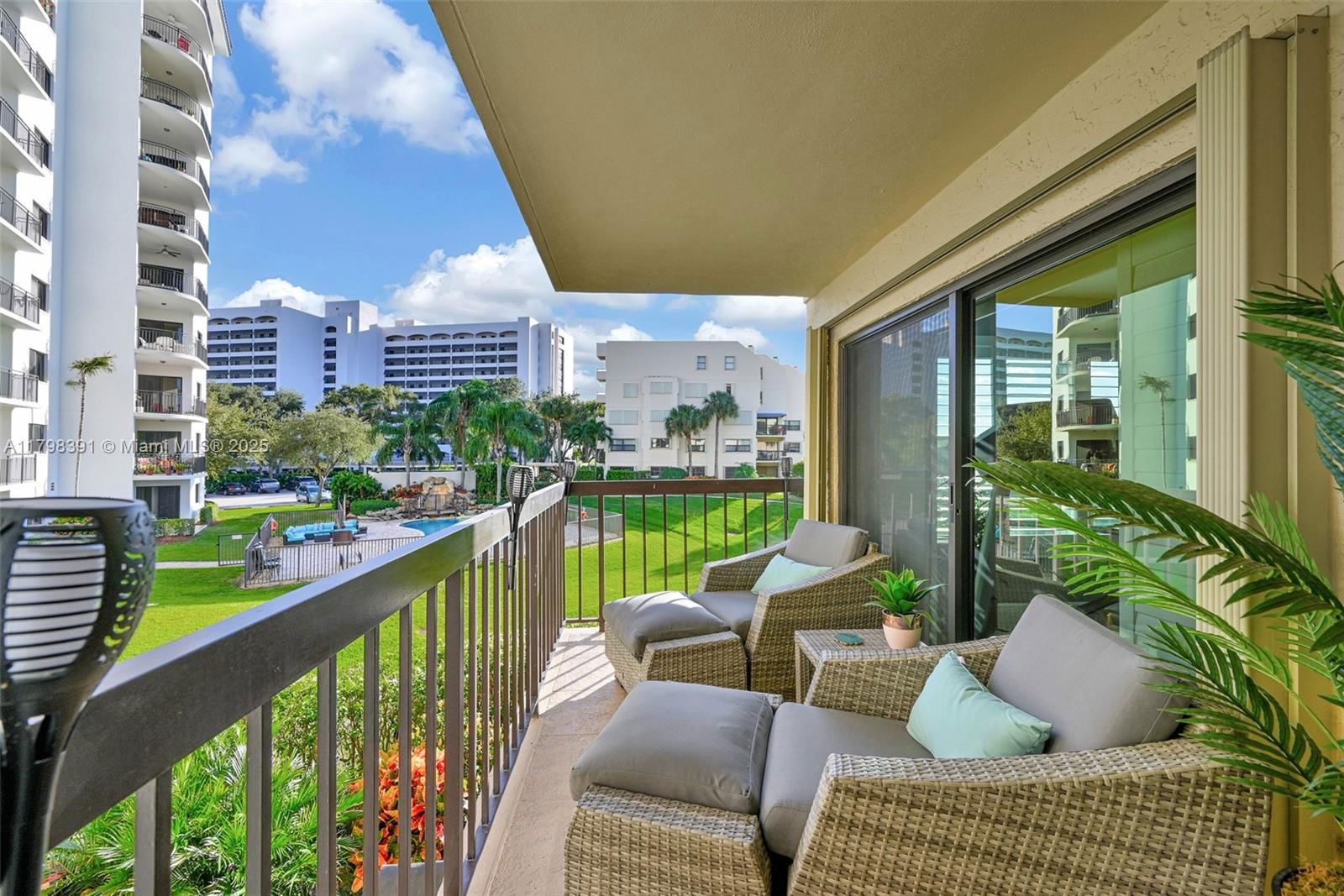 Real estate property located at 372 Golfview Rd #201, Palm Beach, Everglades Of North Palm, North Palm Beach, FL