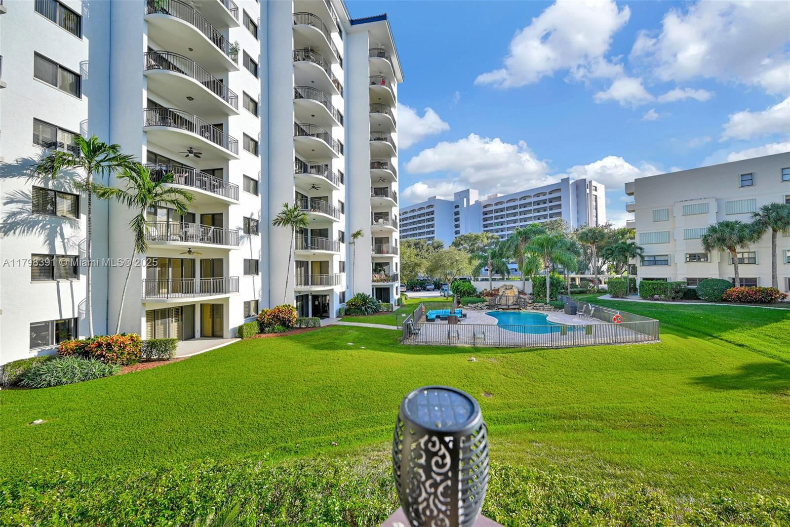 Real estate property located at 372 Golfview Rd #201, Palm Beach, Everglades Of North Palm, North Palm Beach, FL