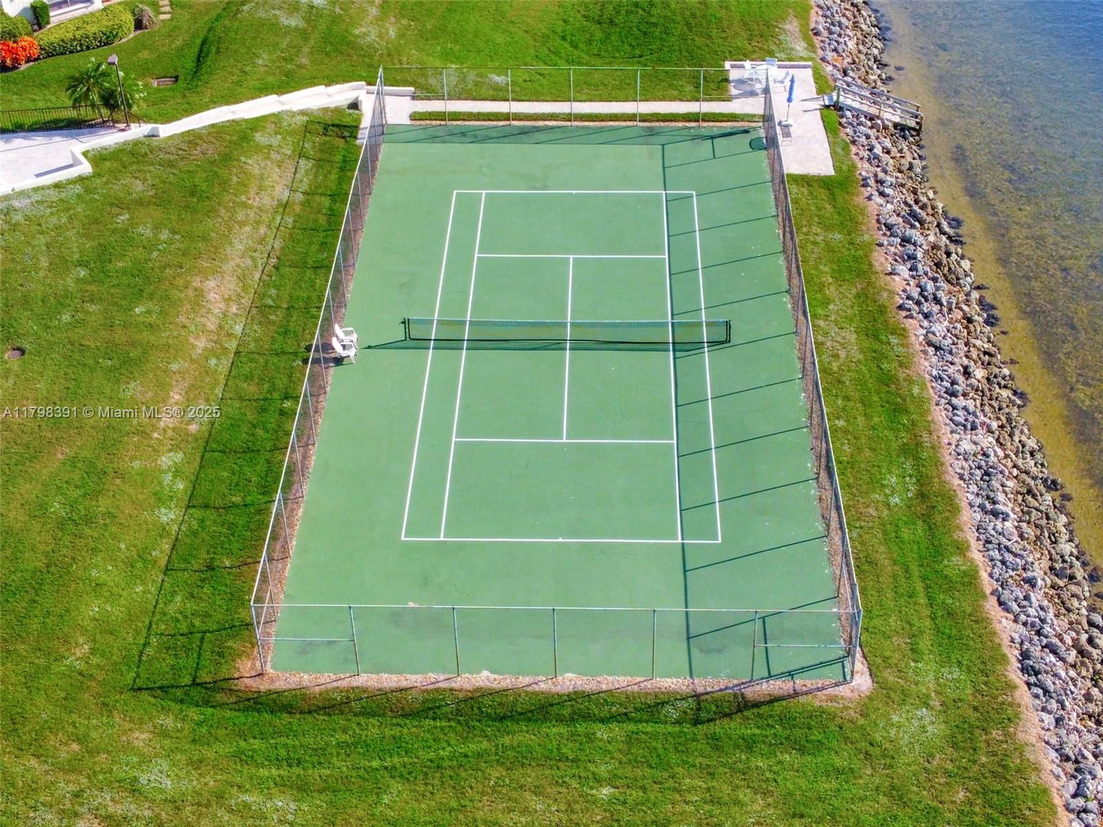 Real estate property located at 372 Golfview Rd #201, Palm Beach, Everglades Of North Palm, North Palm Beach, FL