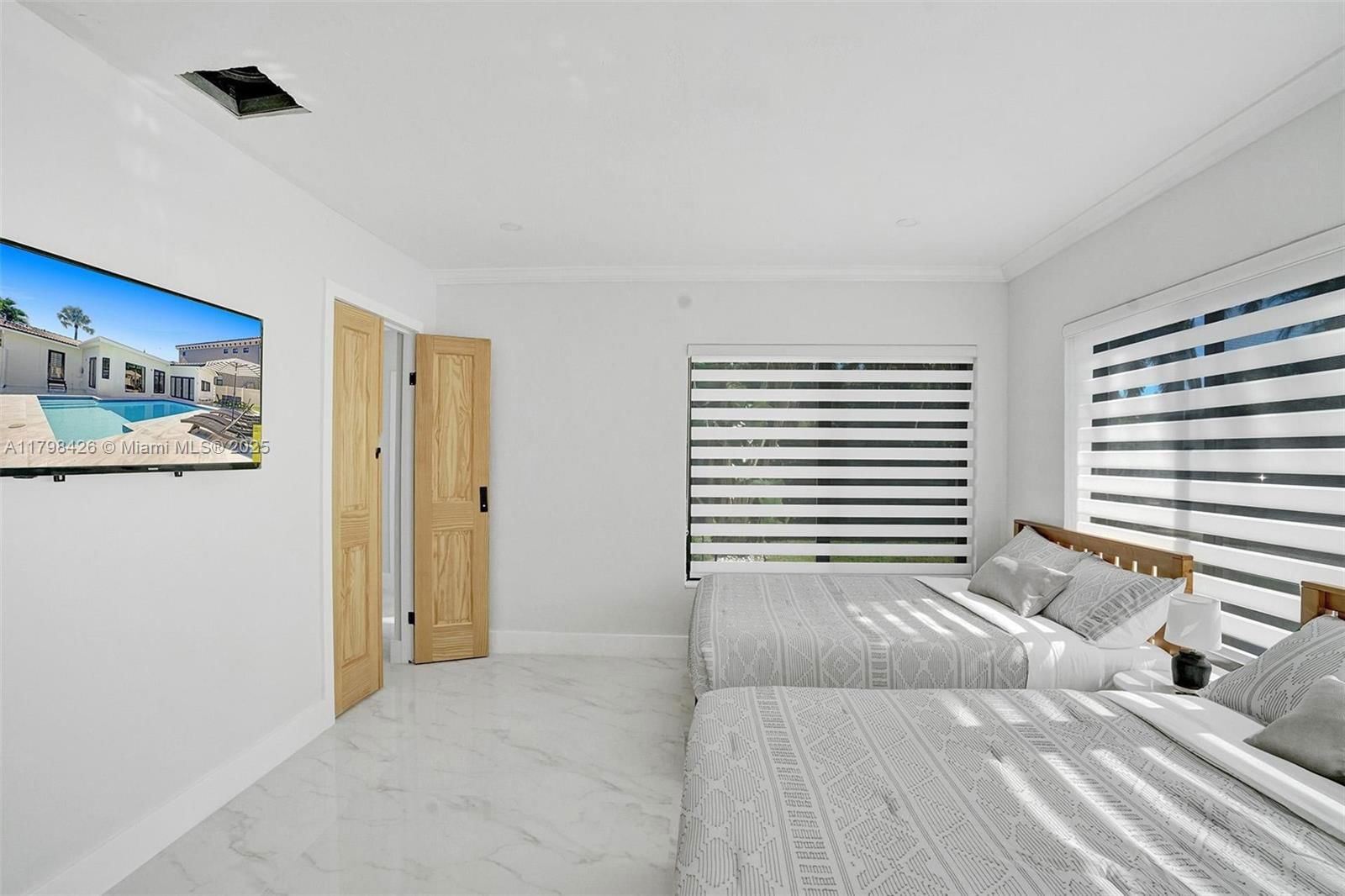 Real estate property located at 1355 Madison St, Broward, Hollywood Lakes Section, Hollywood, FL