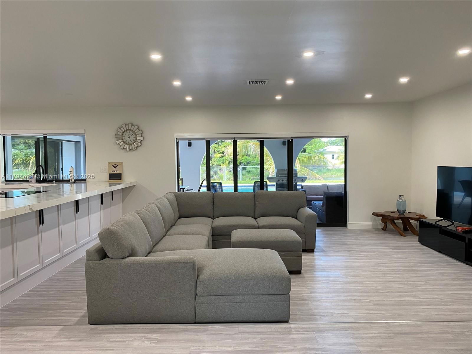 Real estate property located at 810 66th Ave, Broward, Royal Palm Estates Sec 2, Plantation, FL