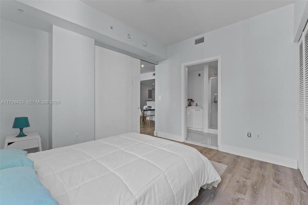Real estate property located at 253 2nd St #2201, Miami-dade, Vizcayne South Condo, Miami, FL