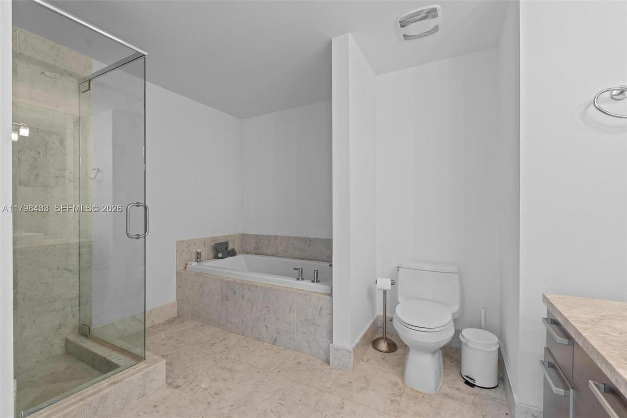 Real estate property located at 253 2nd St #2201, Miami-dade, Vizcayne South Condo, Miami, FL