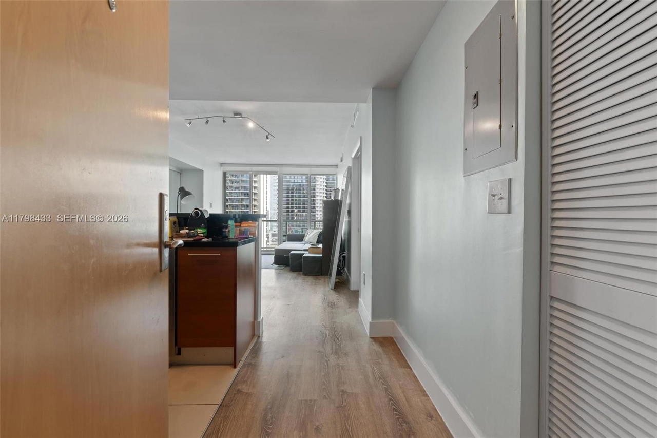 Real estate property located at 253 2nd St #2201, Miami-dade, Vizcayne South Condo, Miami, FL