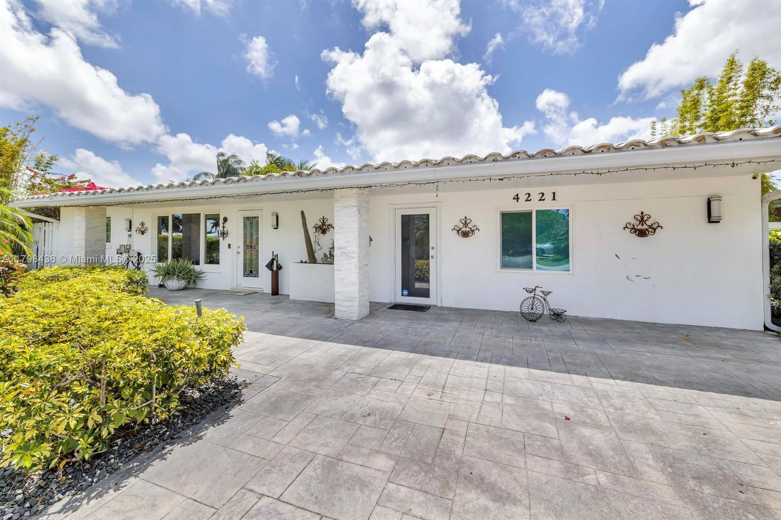 Real estate property located at 4221 16th Ave, Broward, Coral Heights Sec 2, Oakland Park, FL