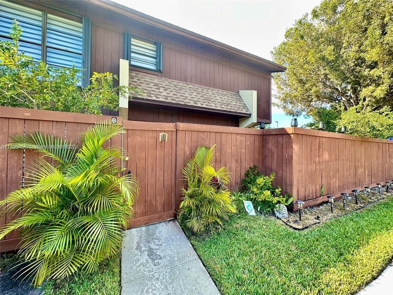 Real estate property located at 6977 115th Pl B33, Miami-dade, Snapper Village Ph 2 Sec, Miami, FL