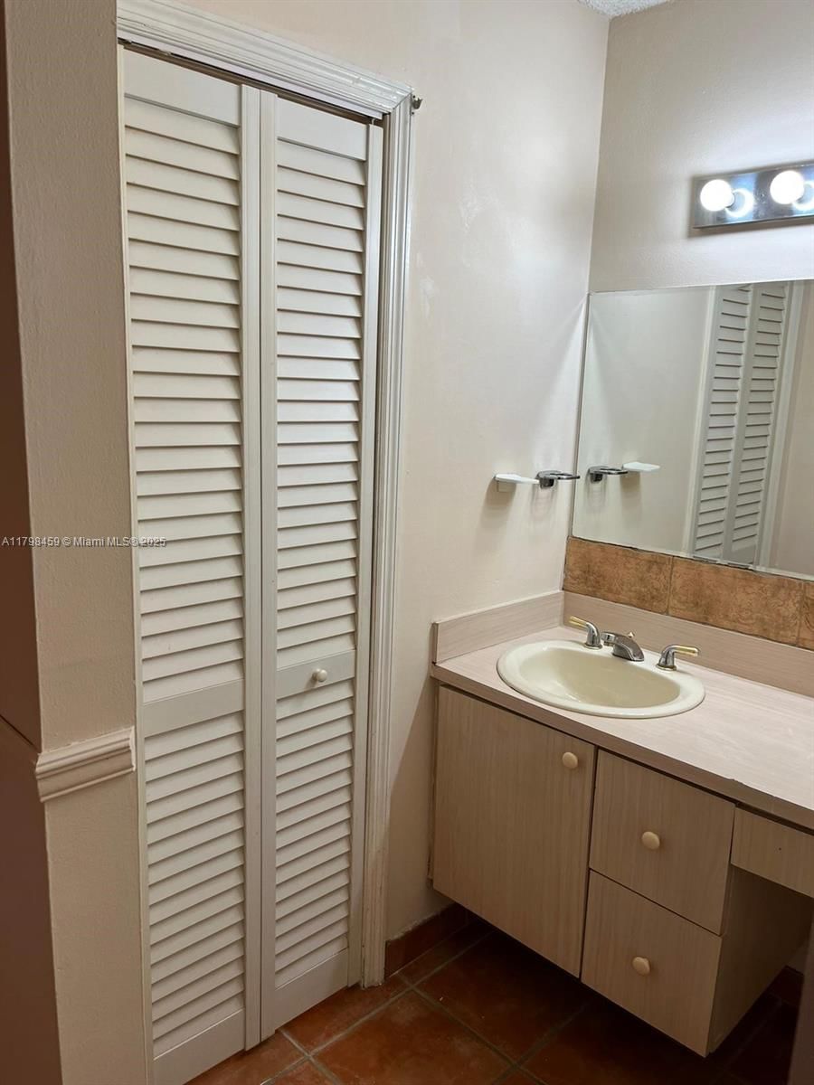 Real estate property located at 10600 71st Ln #10600, Miami-dade, Lamil Sub, Miami, FL