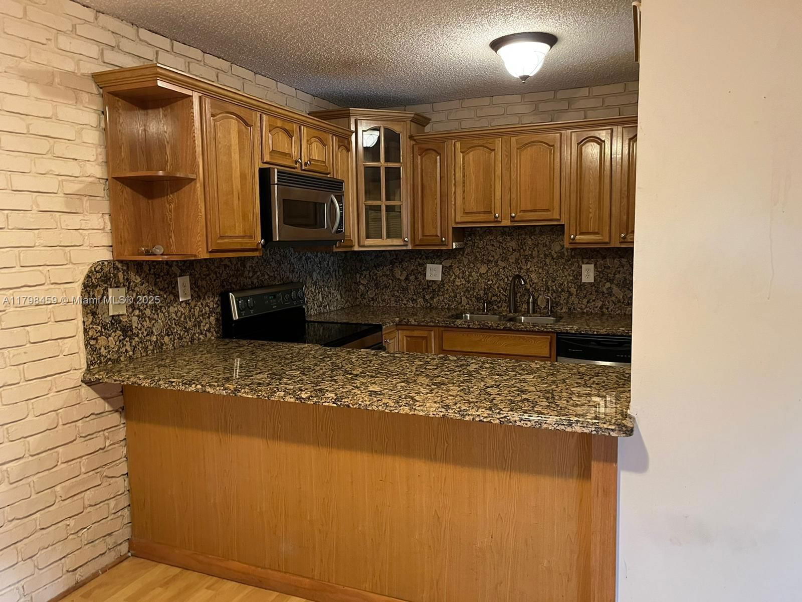 Real estate property located at 10600 71st Ln #10600, Miami-dade, Lamil Sub, Miami, FL