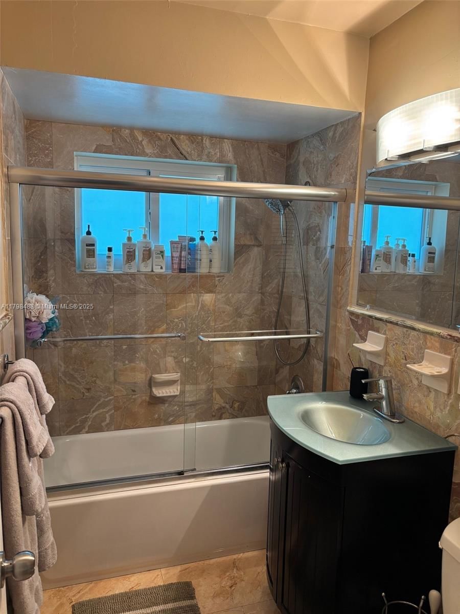 Real estate property located at 16195 78th Ave, Miami-dade, Garden Groves, Palmetto Bay, FL